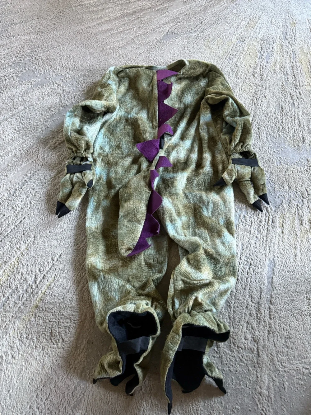 Forum Novelties Dinosaur T Rex Halloween costume Hood and Shoe Covers  4, 5, 6